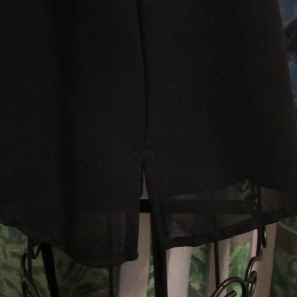 Classic Black Shell Tank Top - Picture 5 of 14